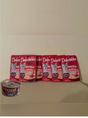 Delectable Bisque & Reveal Entree&3 Packages Of Friskies Lickables-new